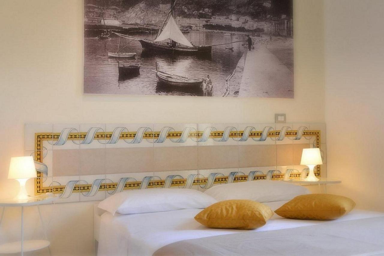 Santi E Saraceni Rooms Salerno Eksteriør bilde