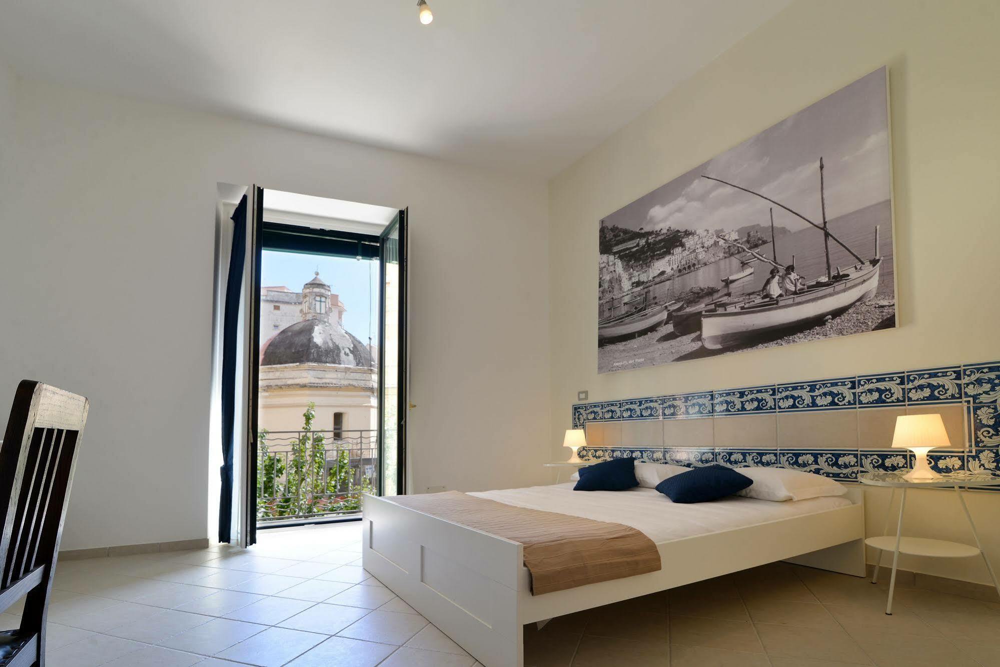 Santi E Saraceni Rooms Salerno Eksteriør bilde