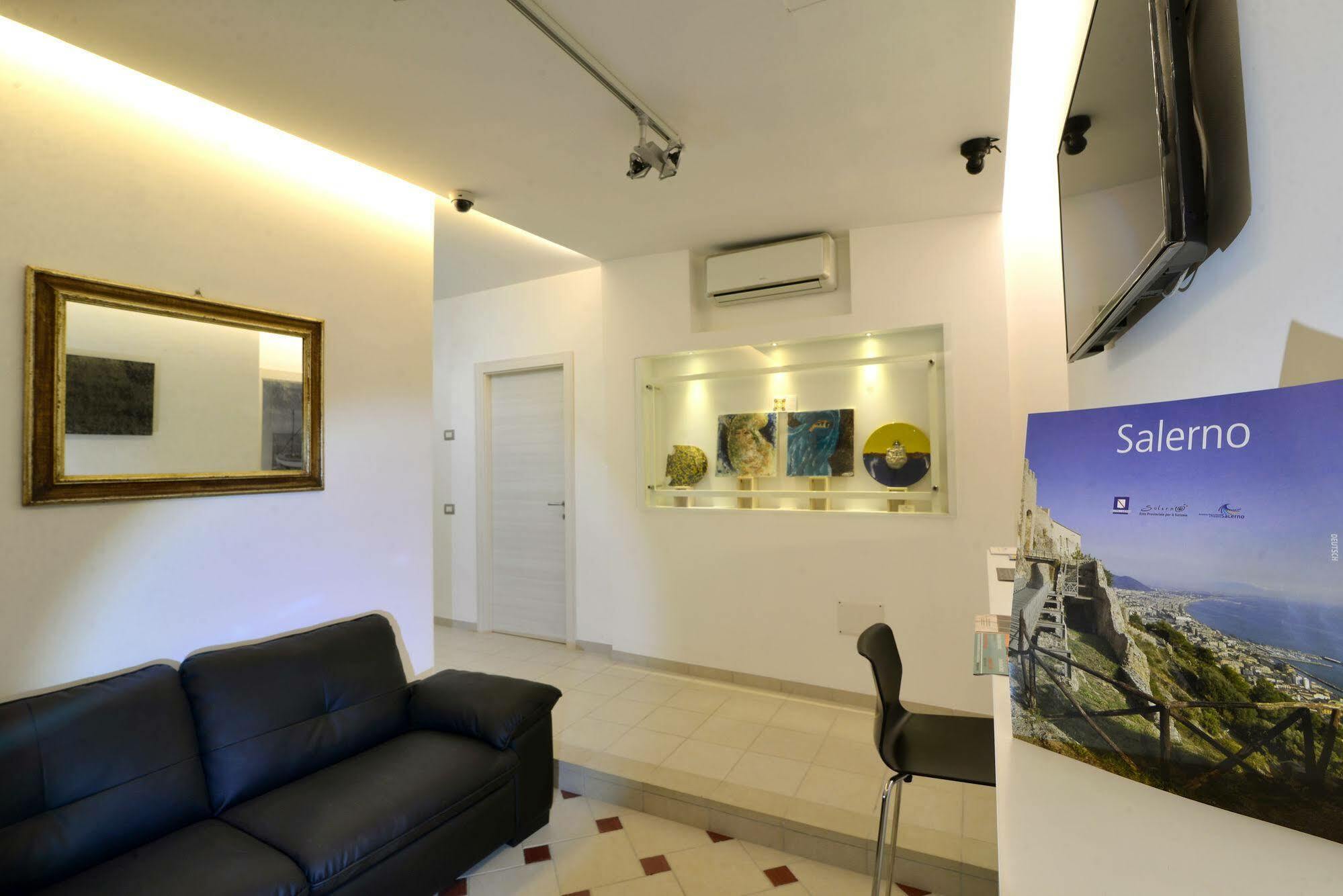 Santi E Saraceni Rooms Salerno Eksteriør bilde